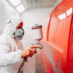 Lakierowanie auta krok po kroku: Poradnik DIY i koszty