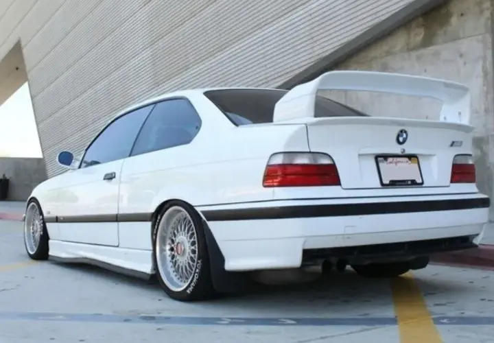 Spoiler do BMW E36 Clubsport - jak poprawia wygląd i osiągi