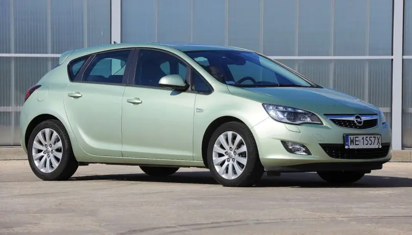 Opel Astra J: jaki silnik wybrać, aby uniknąć problemów?