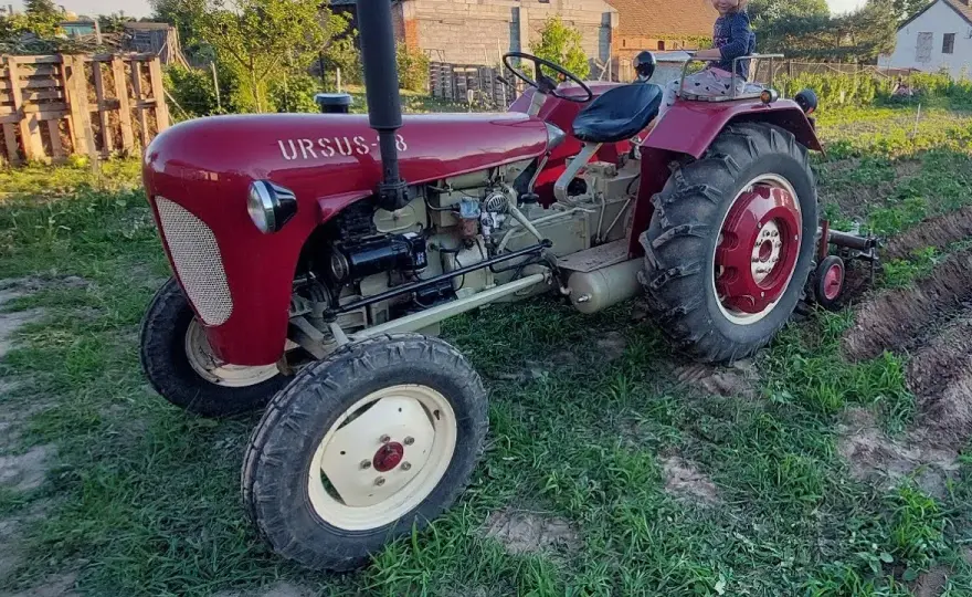 Ile oleju wchodzi do silnika C-328? Oto kluczowe informacje dla właścicieli