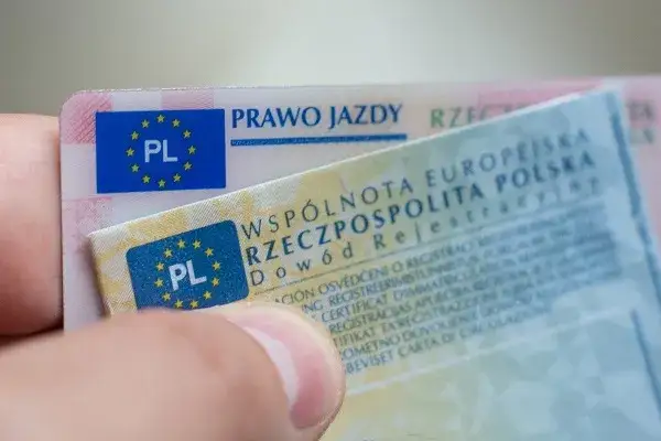 Zdjęcie Gdzie jest nr silnika w dowodzie rejestracyjnym? Sprawdź, co musisz wiedzieć