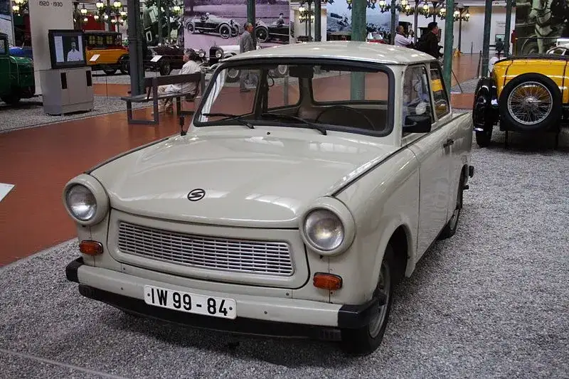 Zdjęcie Trabant z czego karoseria? Odkryj tajemnice duroplastu i jego zalety