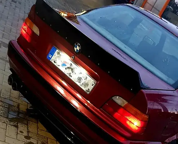 Zdjęcie Oryginalny spojler do BMW E36 – najlepsze opcje i porady zakupowe
